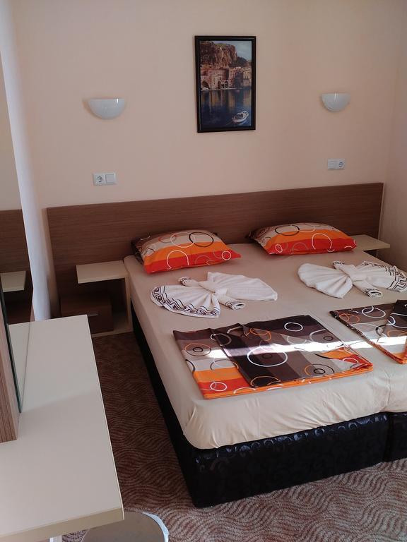 Fits Guest House Primorsko Bagian luar foto