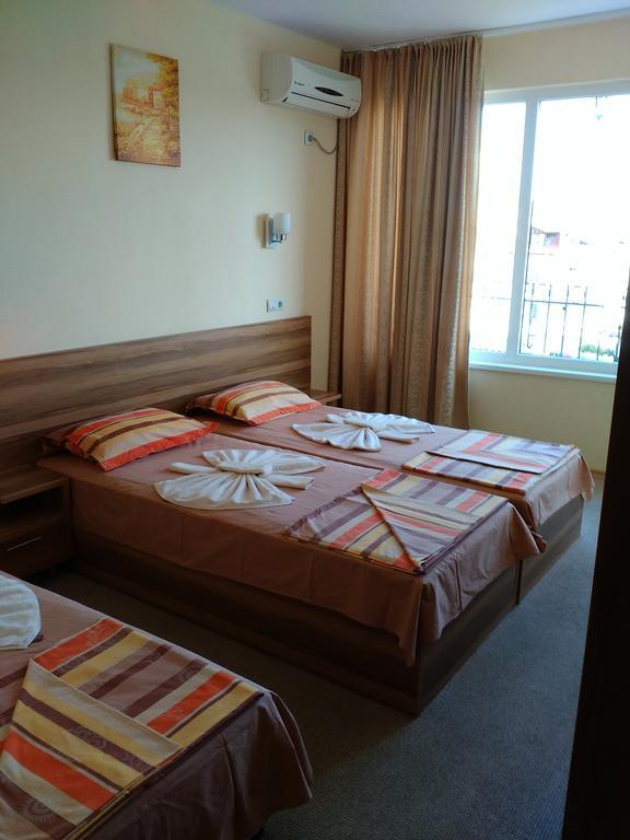 Fits Guest House Primorsko Bagian luar foto