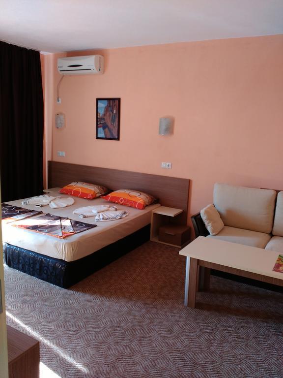 Fits Guest House Primorsko Bagian luar foto