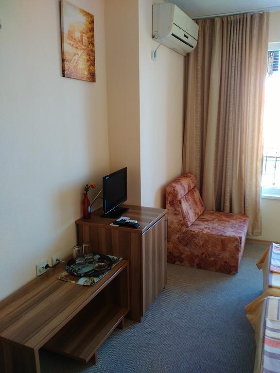 Fits Guest House Primorsko Bagian luar foto