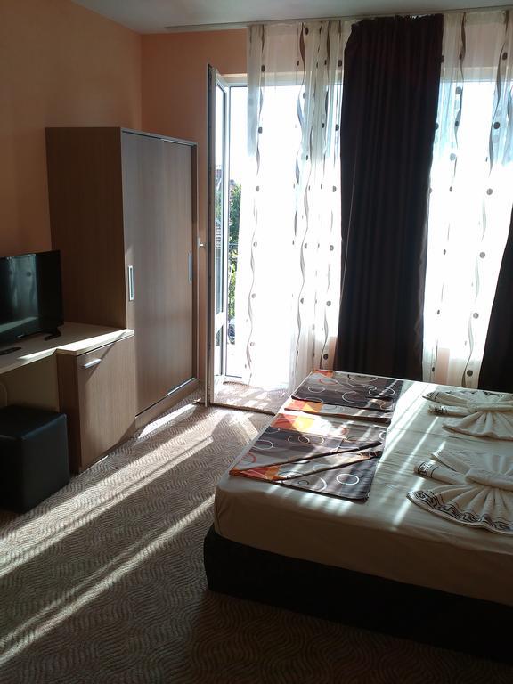 Fits Guest House Primorsko Bagian luar foto