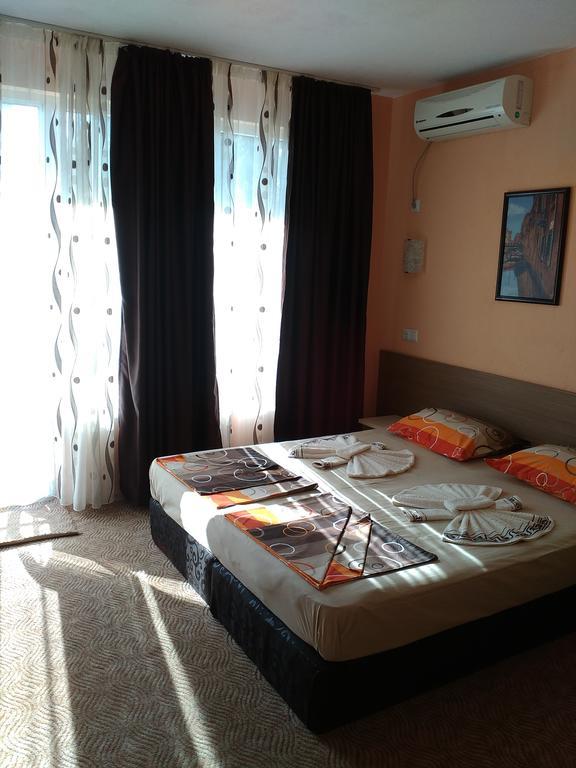 Fits Guest House Primorsko Bagian luar foto