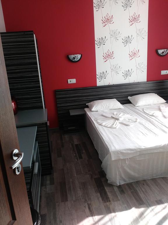 Fits Guest House Primorsko Bagian luar foto