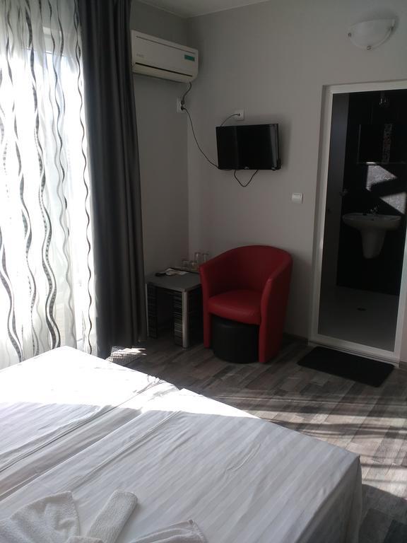 Fits Guest House Primorsko Bagian luar foto