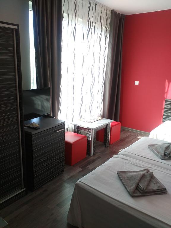 Fits Guest House Primorsko Bagian luar foto